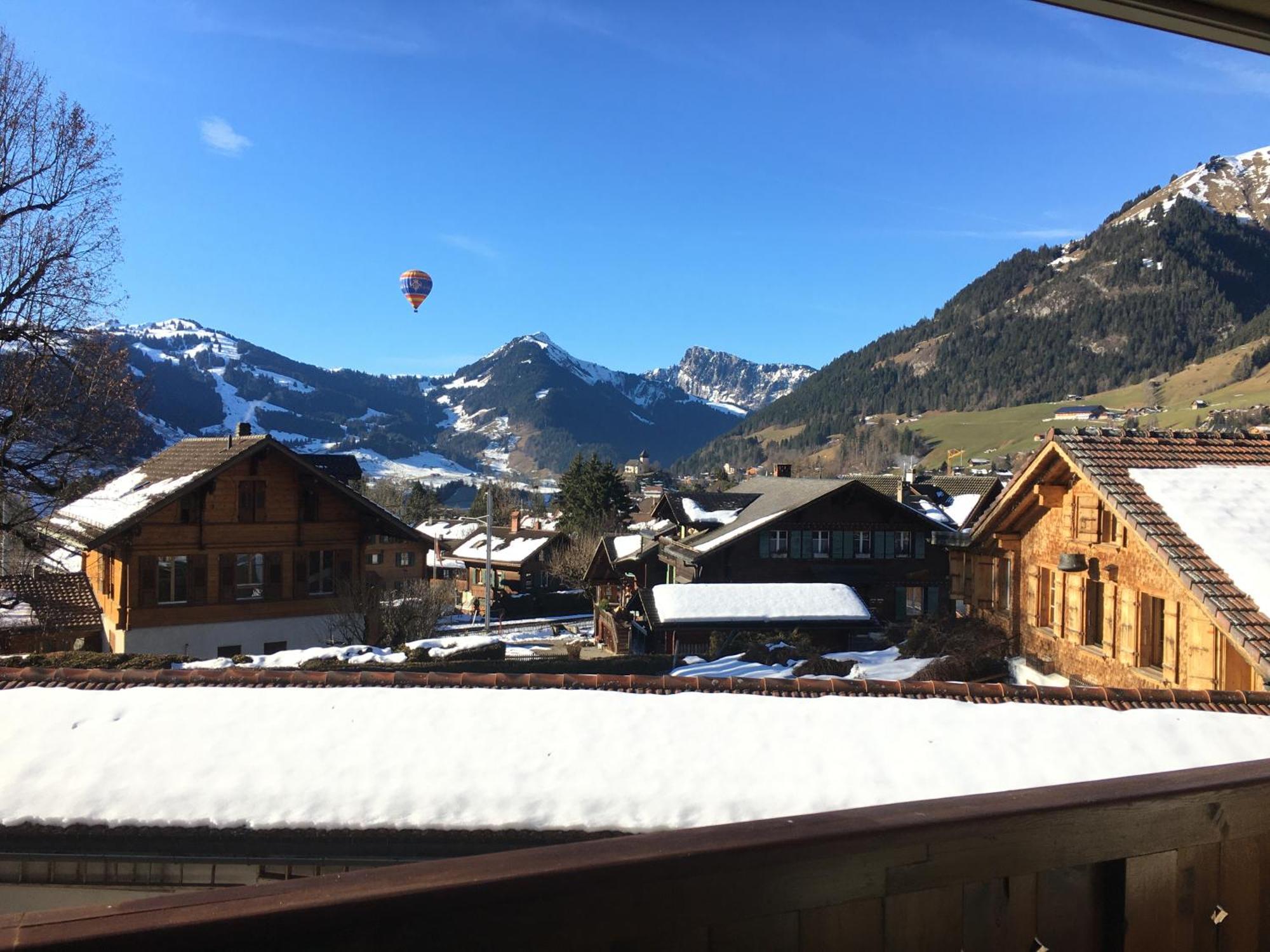 Apartment Wonderful Overlooking The Swiss Alps